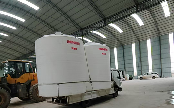 特加厚临泽塑料大桶装车运输交付实录 特加厚临泽塑料大桶装车运输交付实录