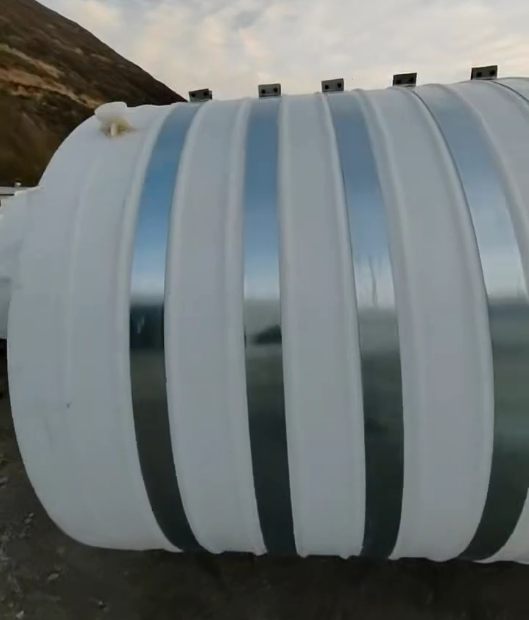 圆形临泽塑料桶批量交付案例：结构稳定，适配多行业液体储运需求